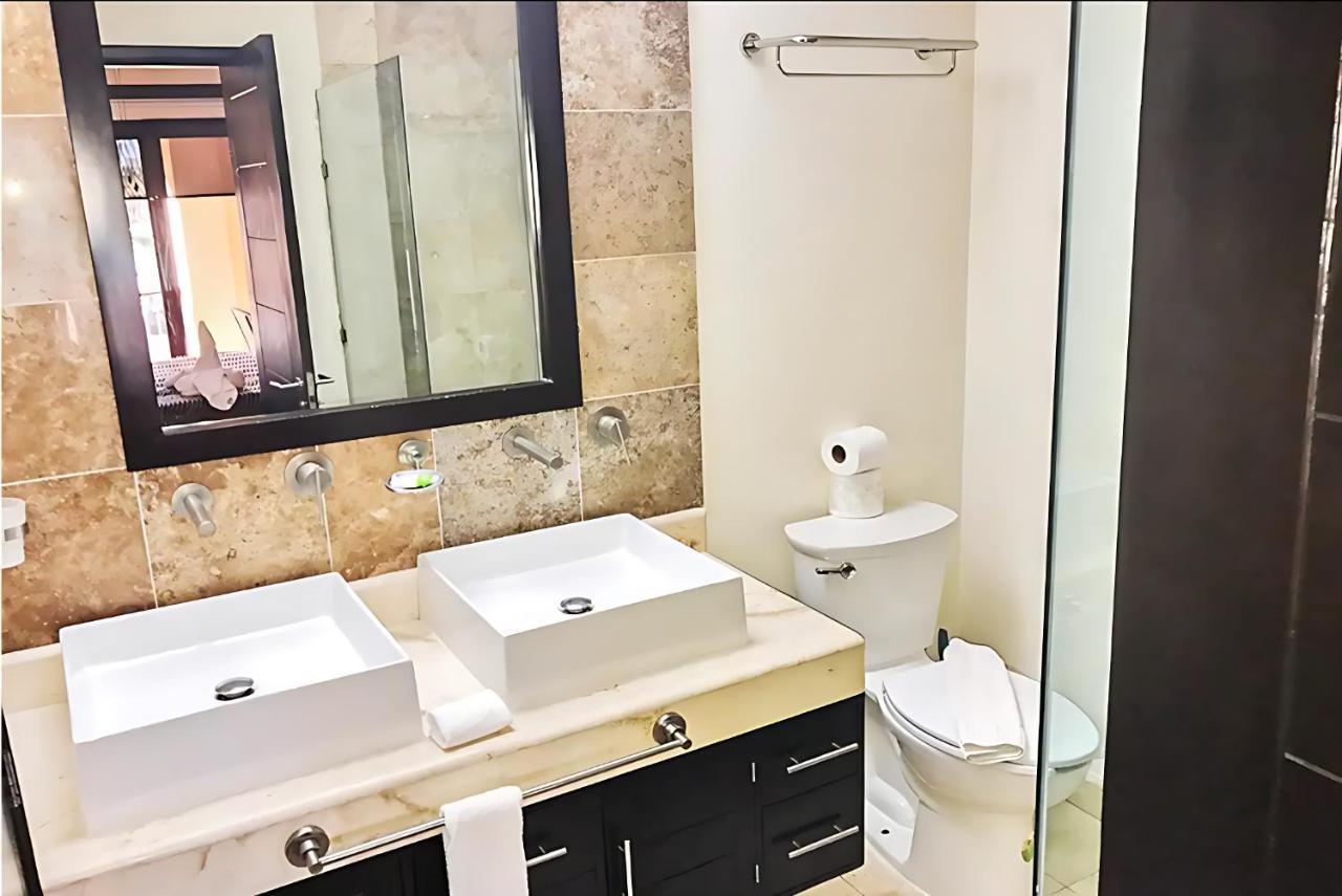 Faro 201 Beachfront Apartment With Ocean View, Close To 5Th Av بلايا ديل كارمن المظهر الخارجي الصورة